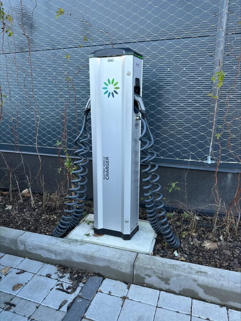 Realizace nabíjení elektromobilů u klienta Cardion Cars Stodůlky