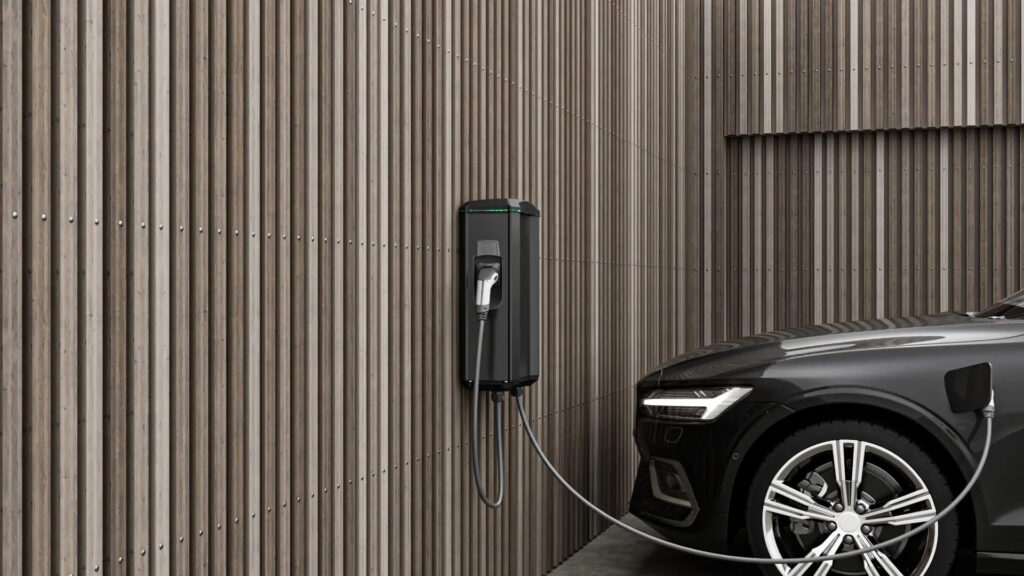 Kompaktní AC nabíječka pro pomalé nabíjení elektromobilů.