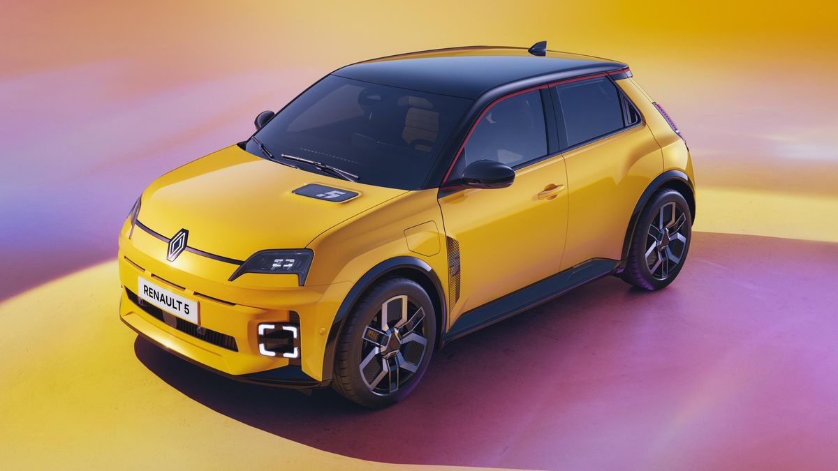 Elektromobil Renault R5 ve žluté barvě